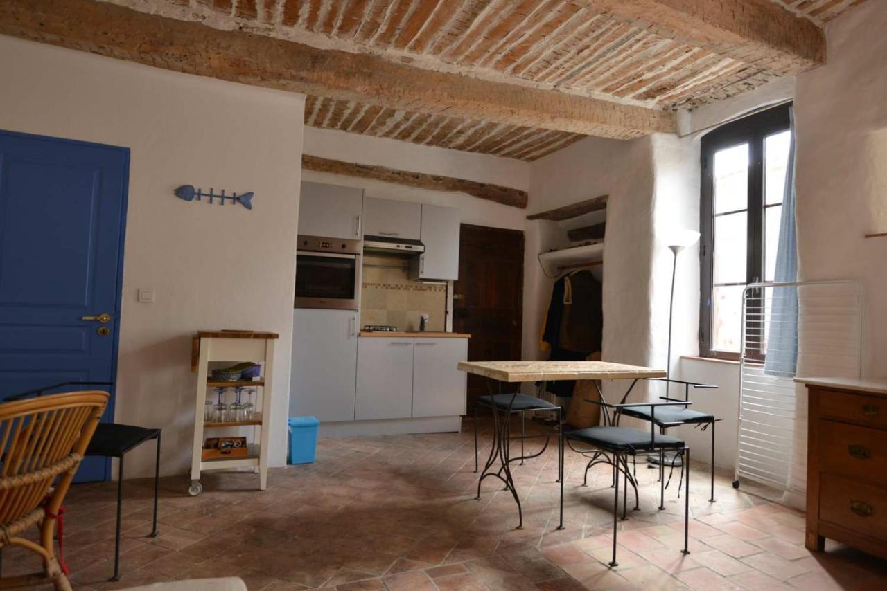 Studio De La Cheminee Et Studio De La Place Apartment Sigonce Exterior photo